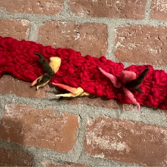 Handmade hand knit red extra long cozy scarf - Picture 8 of 16